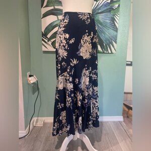 🌀Lola P. Maxi Skirt in Navy and Cream Floral🦋
